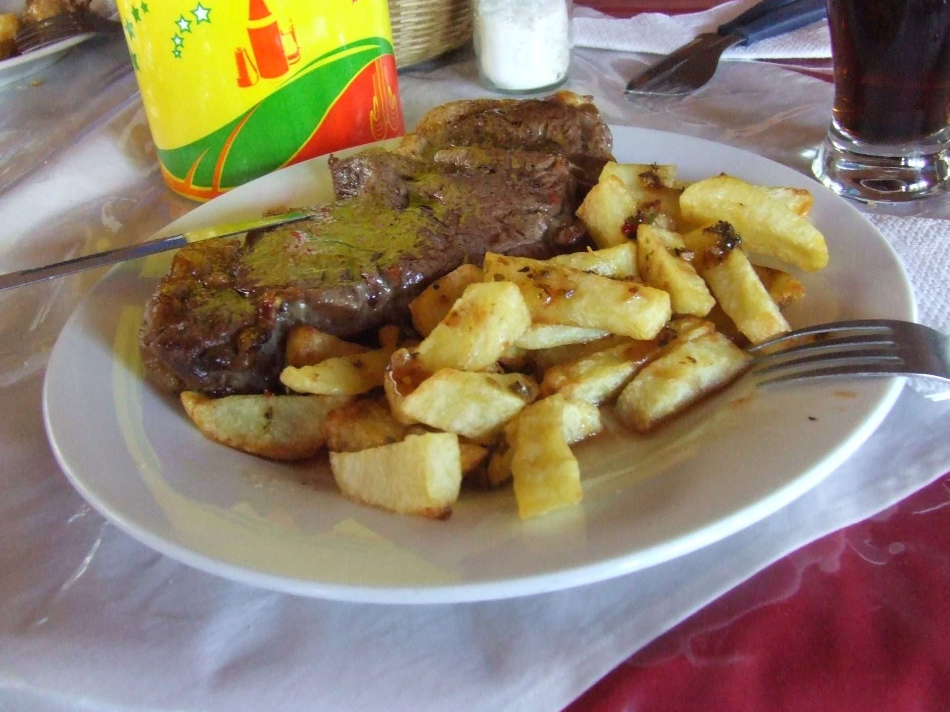 bife chorizo con papas fritas
